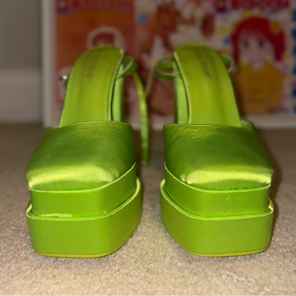 Moonchild Lime Green Satin Closed Toe Statement Platform Block Heels - Women’s 8 - Picture 4 of 6
